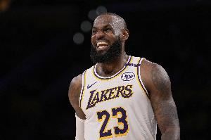 退役？广告噱头？你认为詹姆斯即将宣布的决定是什么？