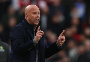 回声报：由于斯洛特上赛季功劳太大，利物浦高层不会考虑解雇他